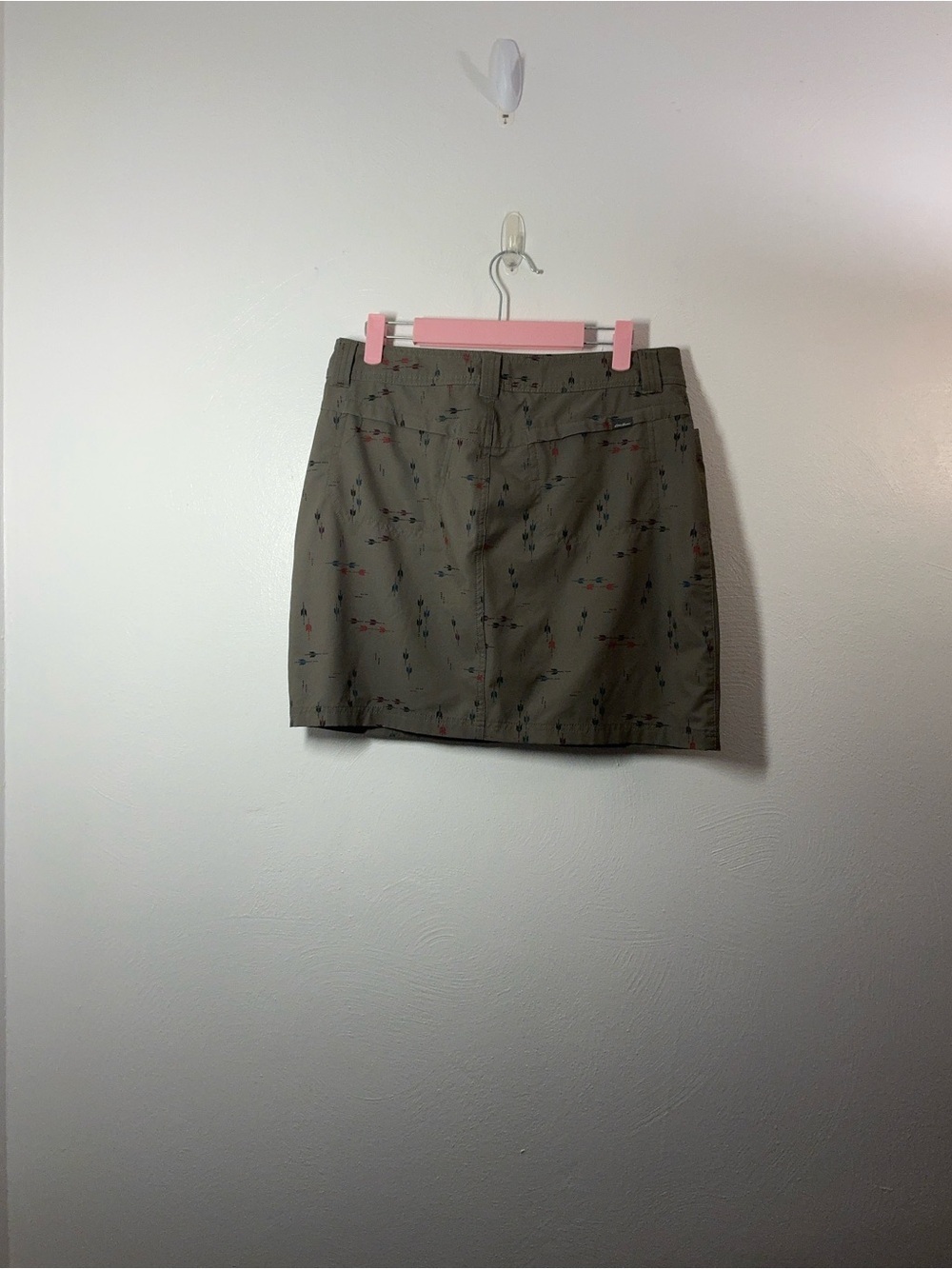 Eddie Bauer Olive Green Aztec Printed Skort Size 4 - Picture 2 of 7